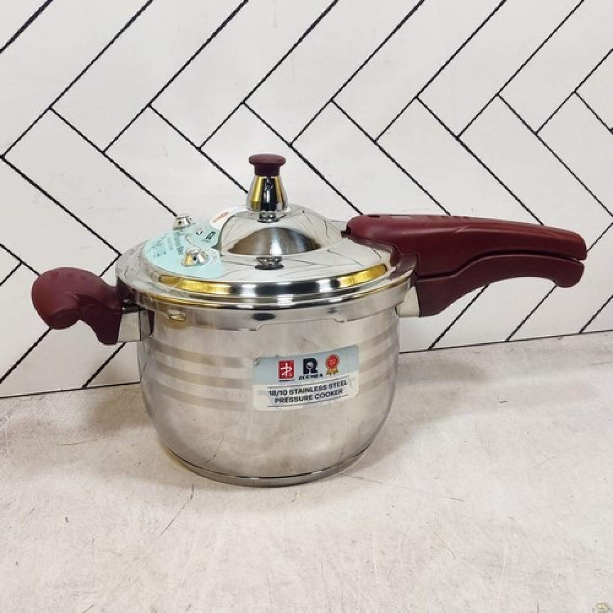 زودپز3لیتر تکدسته قرمز 18cm استیل نگیر زومبا 18 ماه گارانتی